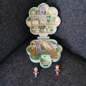 1990 Vintage Polly Pocket "Midge's Flower Shop" 